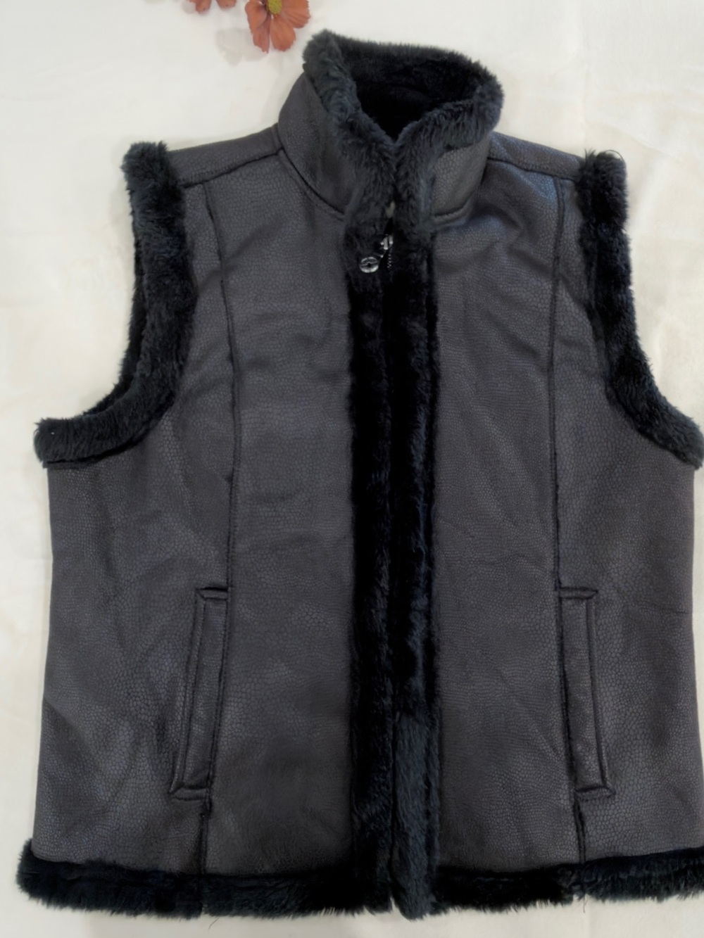 Jaclyn Smith Black Faux Shearling-Trim Vest - Picture 5 of 13